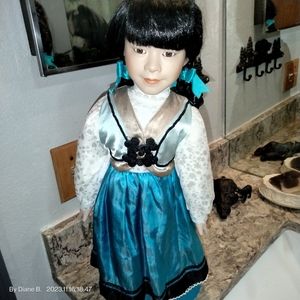 Vintage: MYD Marian Yu Porcelain Doll